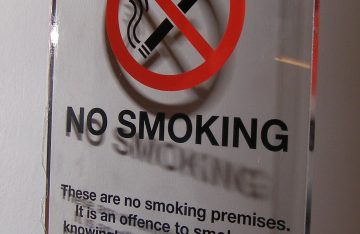 perspex no smoking