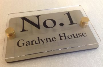 200mm x 130mm Perspex Sign